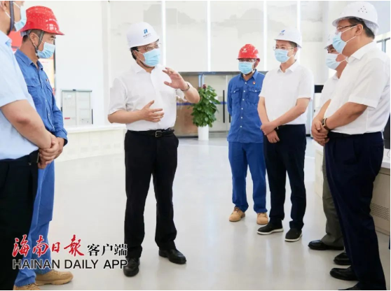 歡迎海南省省委常委，省委副書記，省長馮飛蒞臨馳大幕墻公司承接的洋浦華能幕墻項(xiàng)目視察